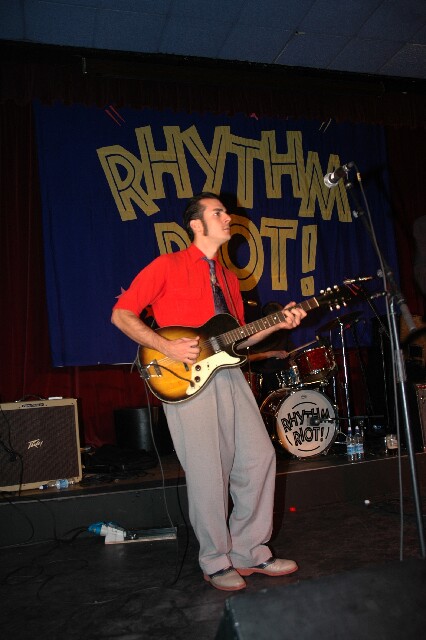 min 2004 11 27 riot s01 032